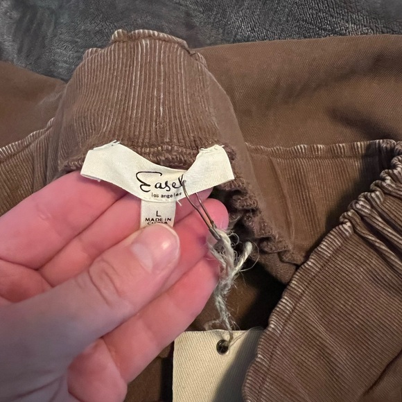 EASEL FEELING GOOD DRAWSTRING FLARE PANTS - Picture 3 of 3